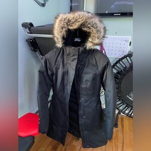 The north face arctic parka women’s small, like new!